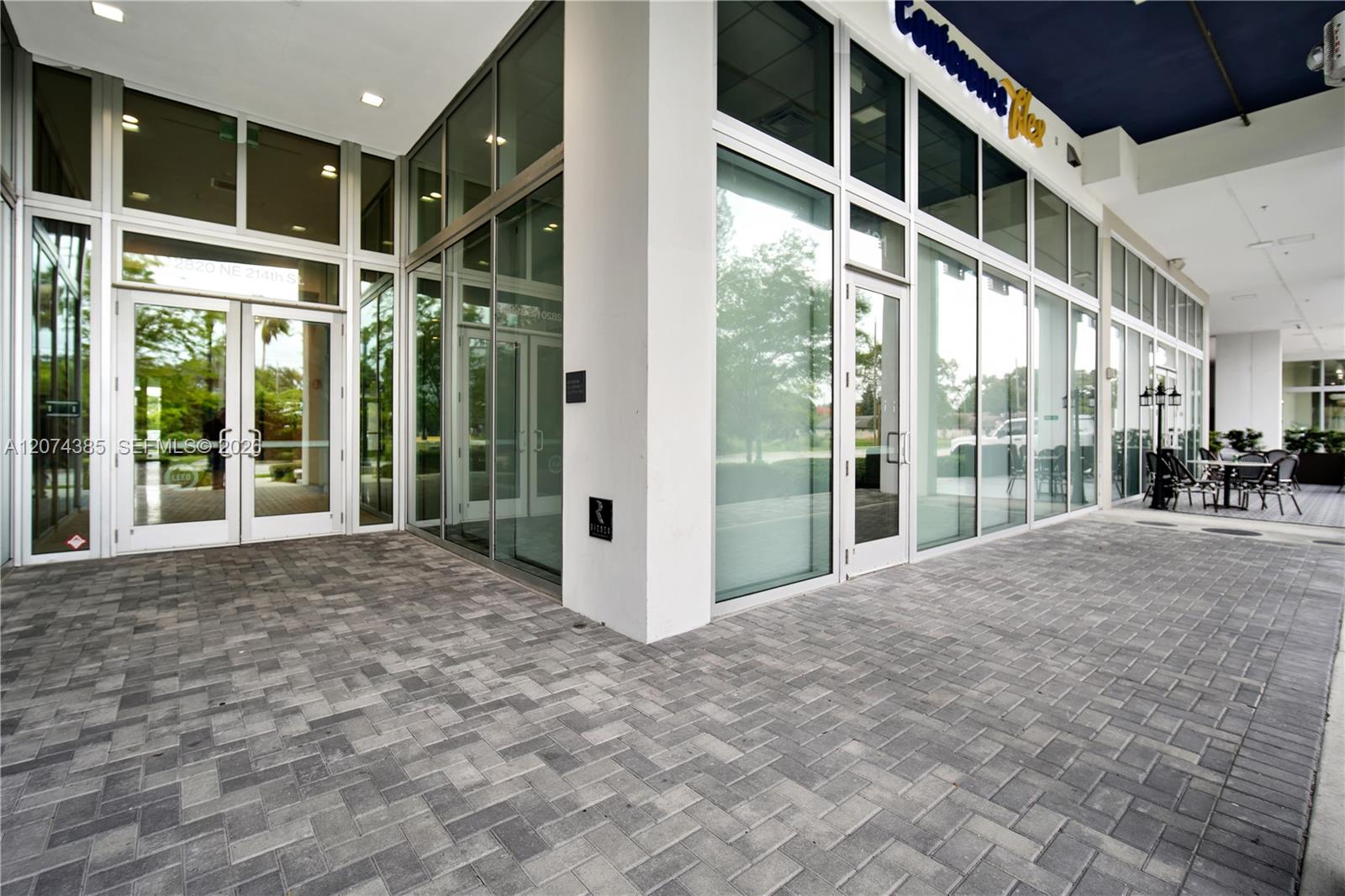 See details 1010 / sq. ft. $ 2026-08-19 0 Photo