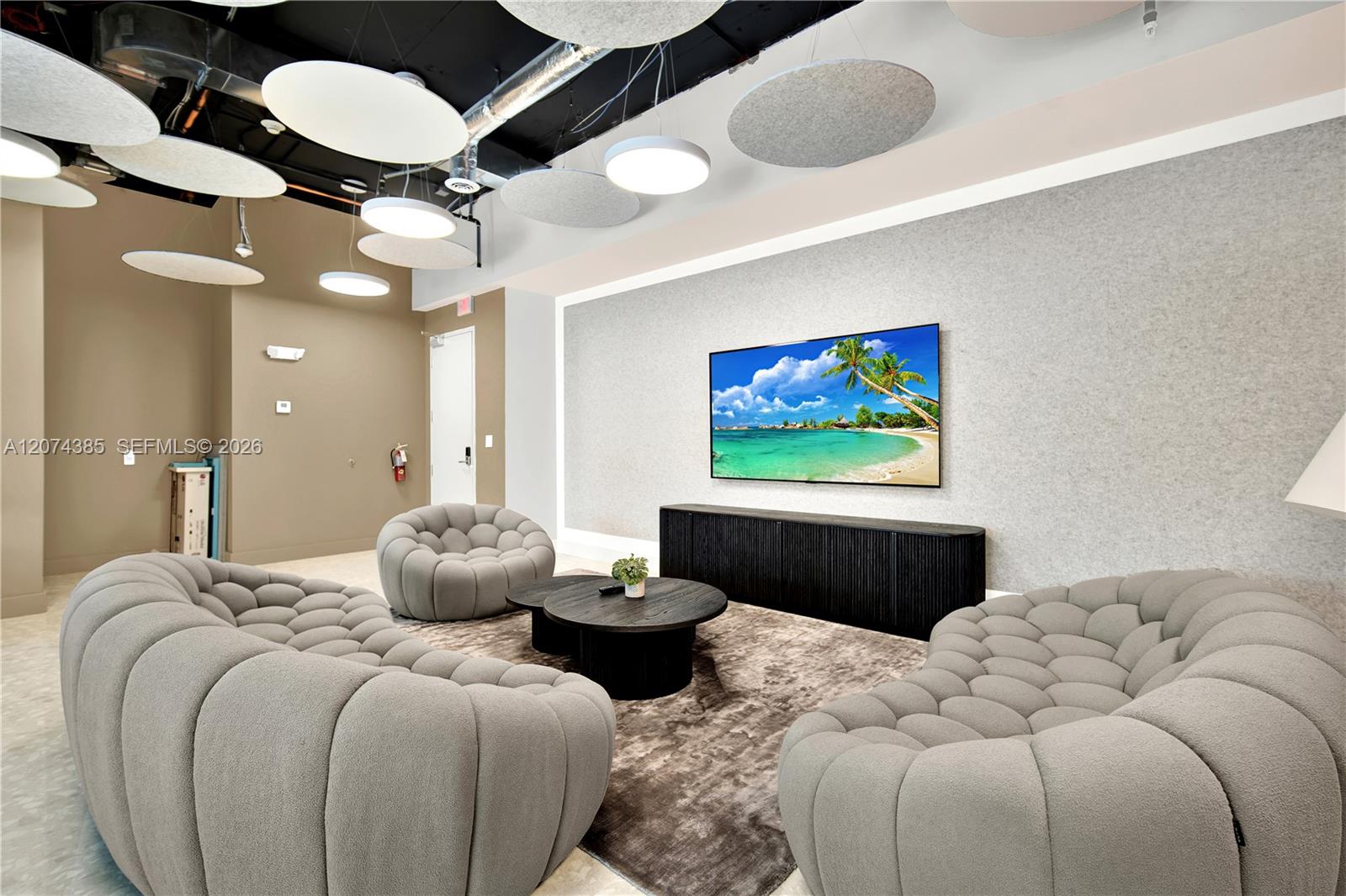 See details 1010 / sq. ft. $ 2026-08-19 0 Photo