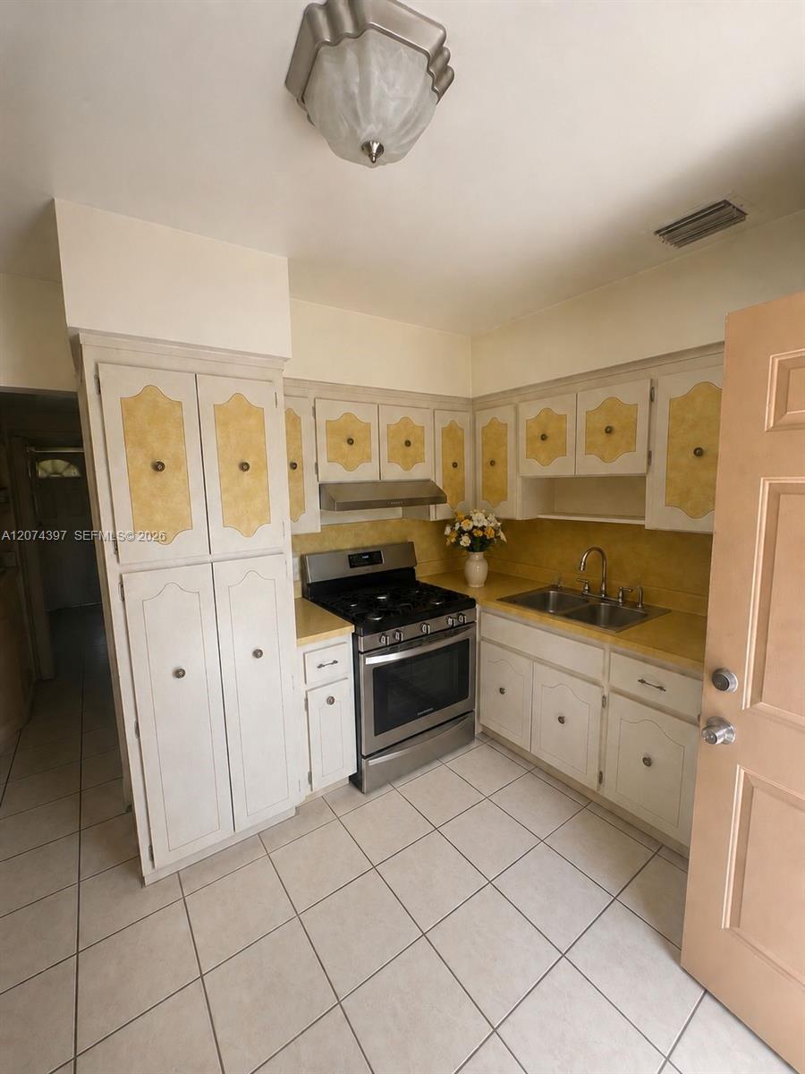 Ver detalles / 1627 sq. ft. $ 2026-08-19 0 foto