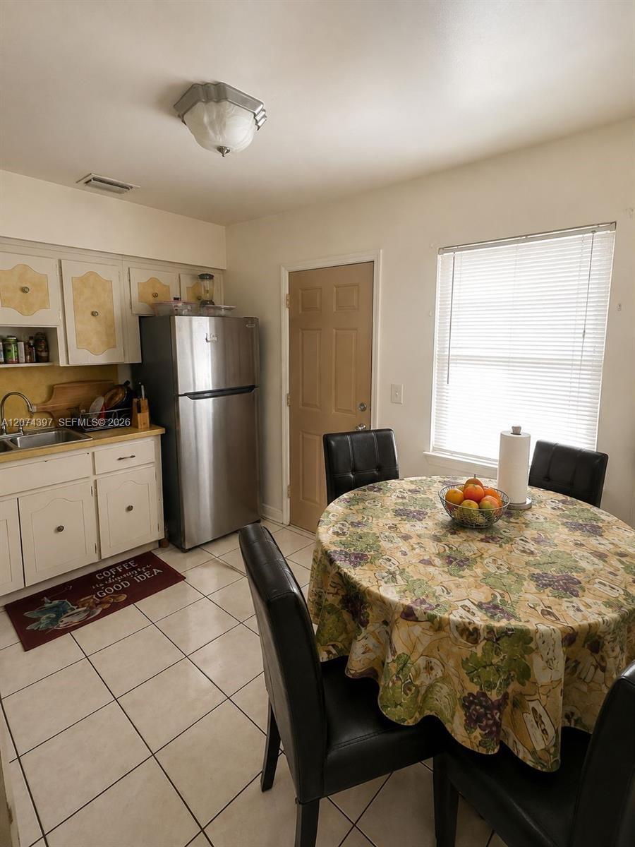 Ver detalles / 1627 sq. ft. $ 2026-08-19 0 foto