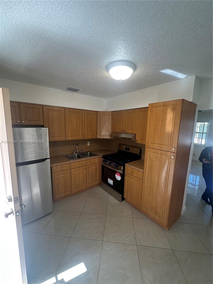 Ver detalles / 1627 sq. ft. $ 2026-08-19 0 foto