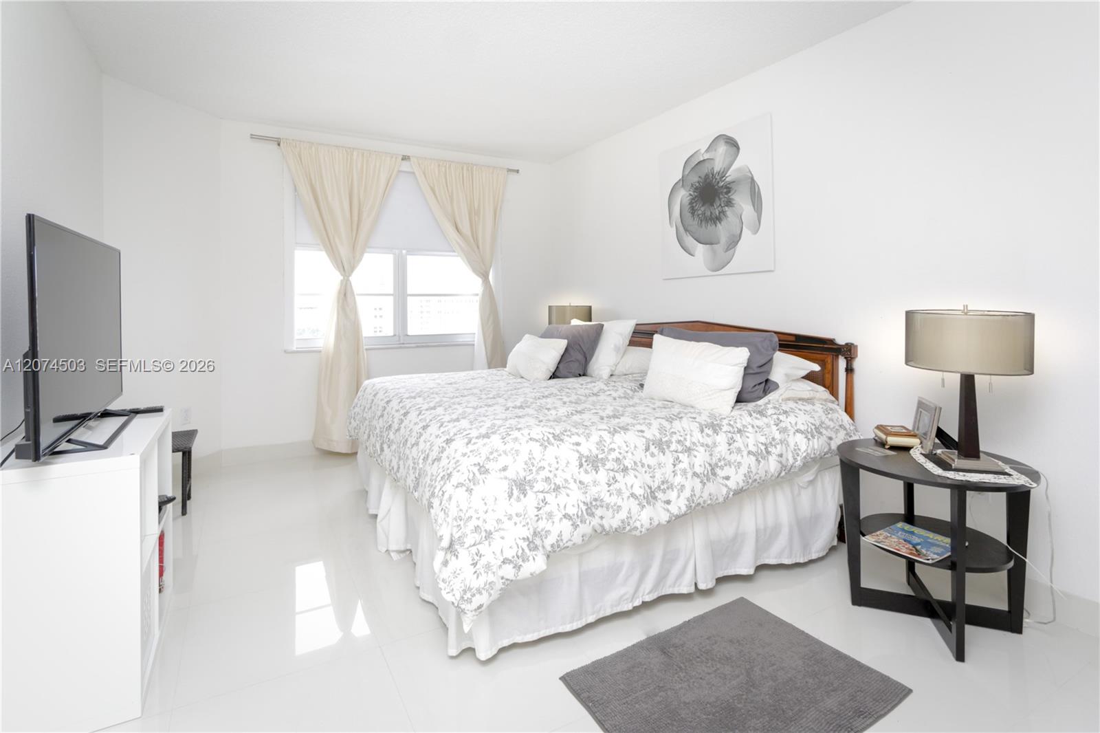 See details 17K 1 / 2 870 sq. ft. $ 2026-08-21 0 Photo