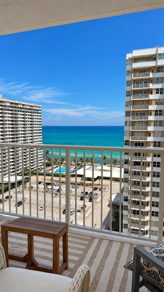 See details 17P 2 / 2 1380 sq. ft. $ 2026-08-20 0 Photo