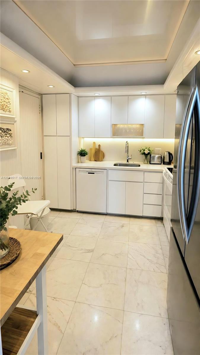 See details 17P 2 / 2 1380 sq. ft. $ 2026-08-20 0 Photo