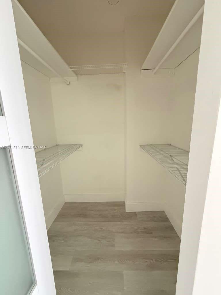 1231 2 / 2 1350 sq. ft. $ 2026-08-20 0 Photo
