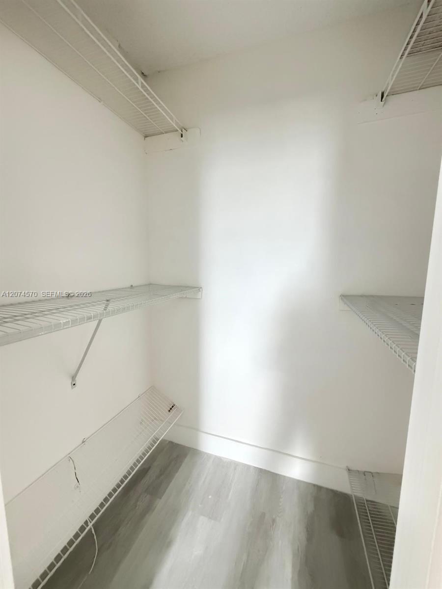1231 2 / 2 1350 sq. ft. $ 2026-08-20 0 Photo