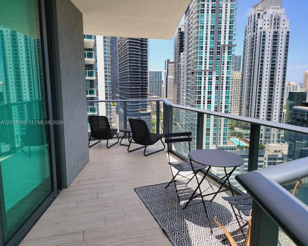 2501 2 / 2 1279 sq. ft. $ 2026-08-20 0 foto