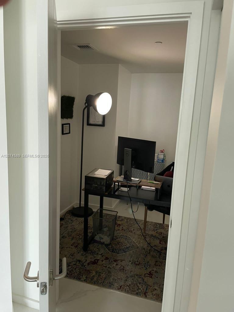 2501 2 / 2 1279 sq. ft. $ 2026-08-20 0 foto