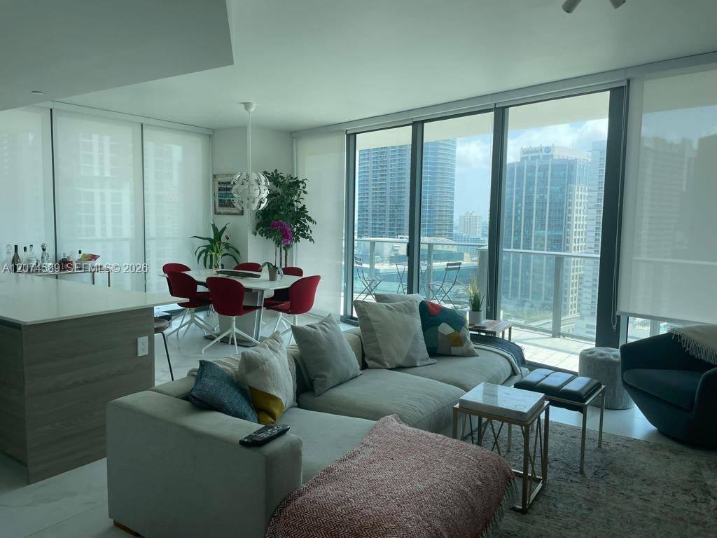 2501 2 / 2 1279 sq. ft. $ 2026-08-20 0 foto