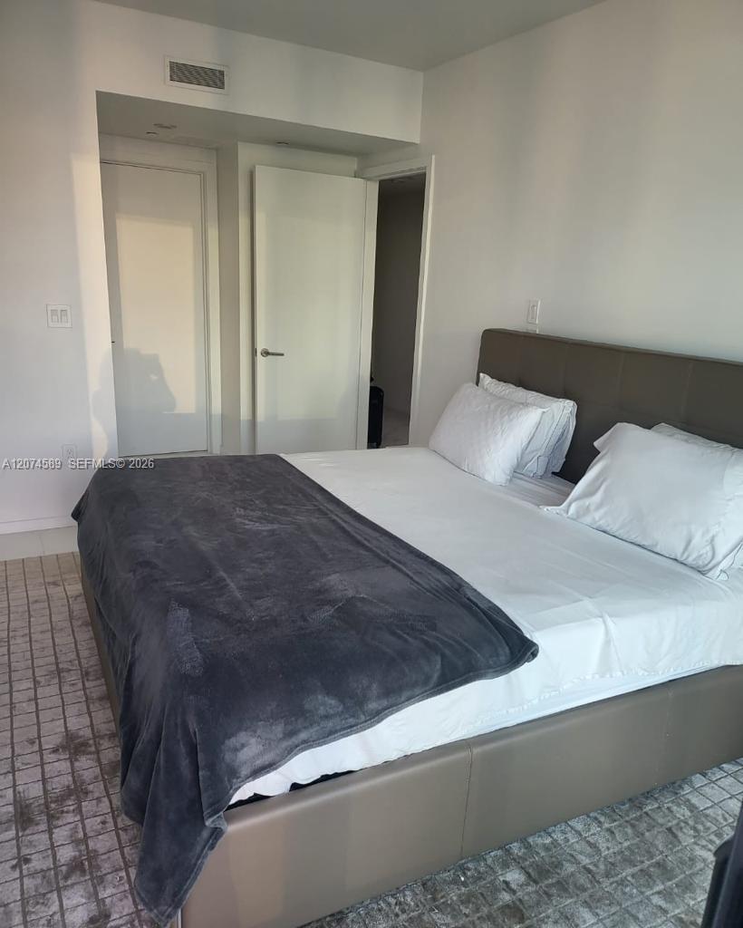 2501 2 / 2 1279 sq. ft. $ 2026-08-20 0 foto