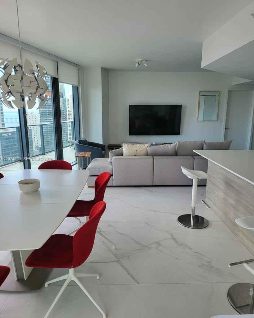 2501 2 / 2 1279 sq. ft. $ 2026-08-20 0 foto