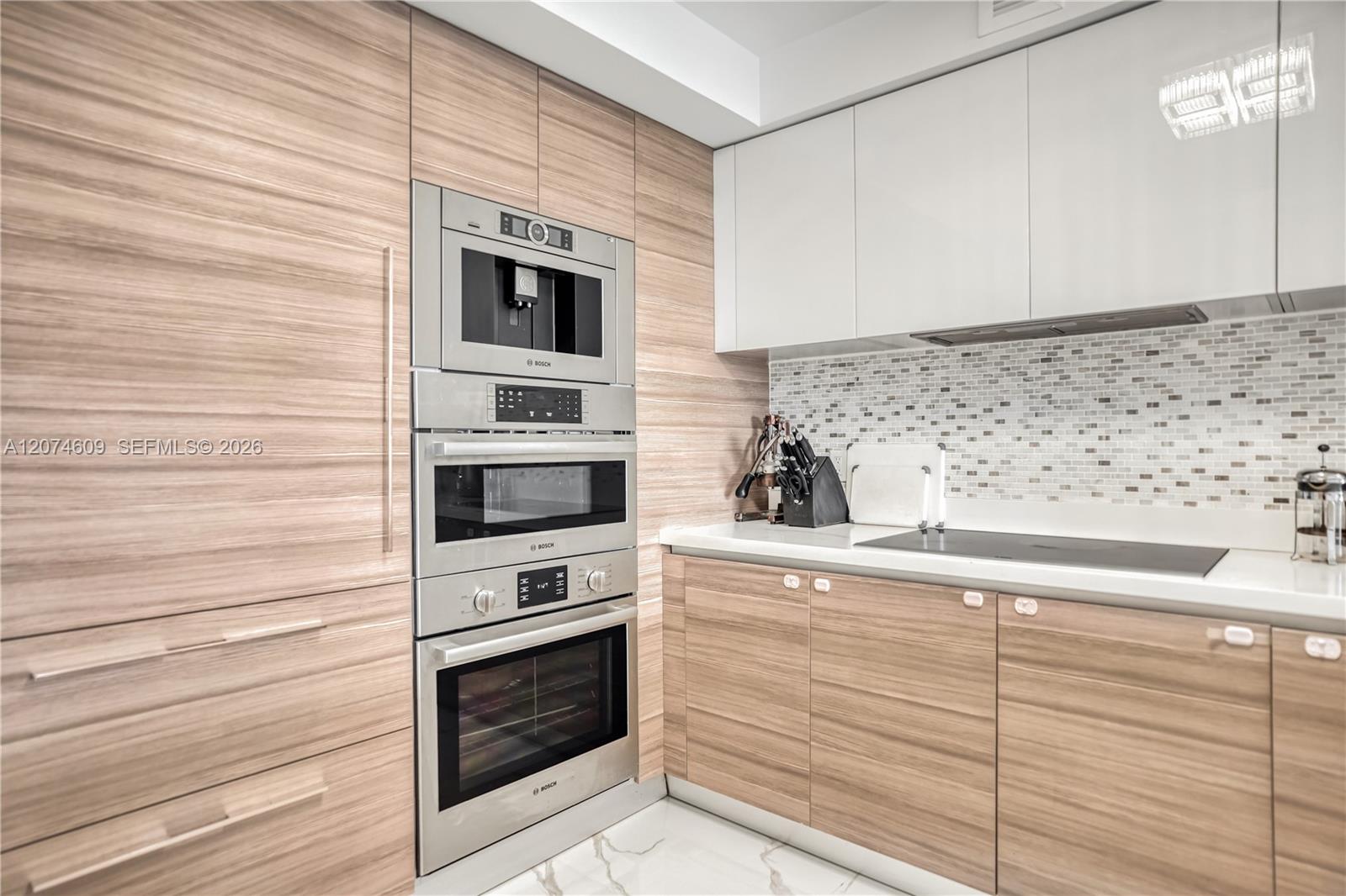 Ver detalles 5-906 3 / 3 1524 sq. ft. $ 2026-08-20 0 foto