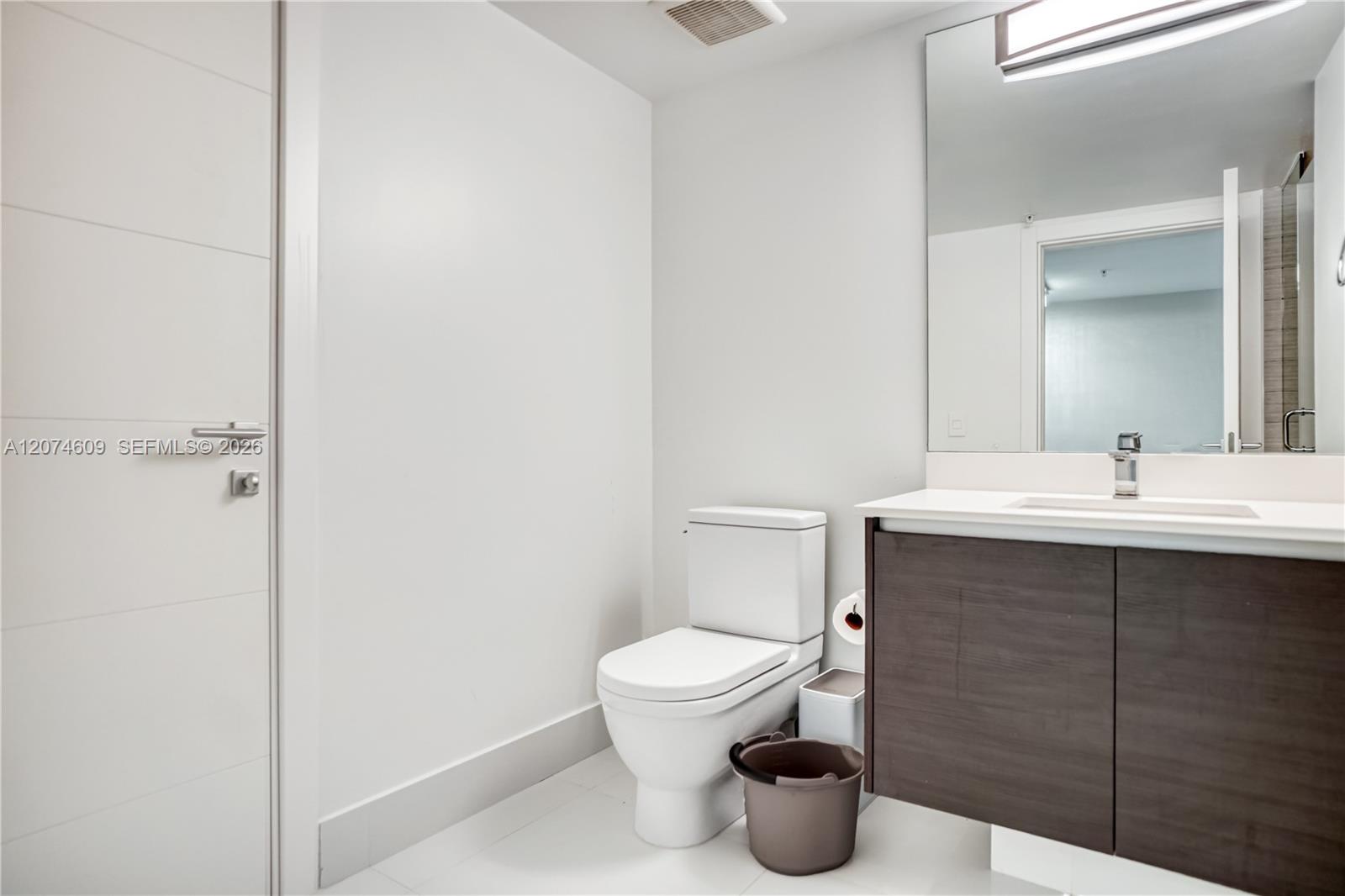 Ver detalles 5-906 3 / 3 1524 sq. ft. $ 2026-08-20 0 foto