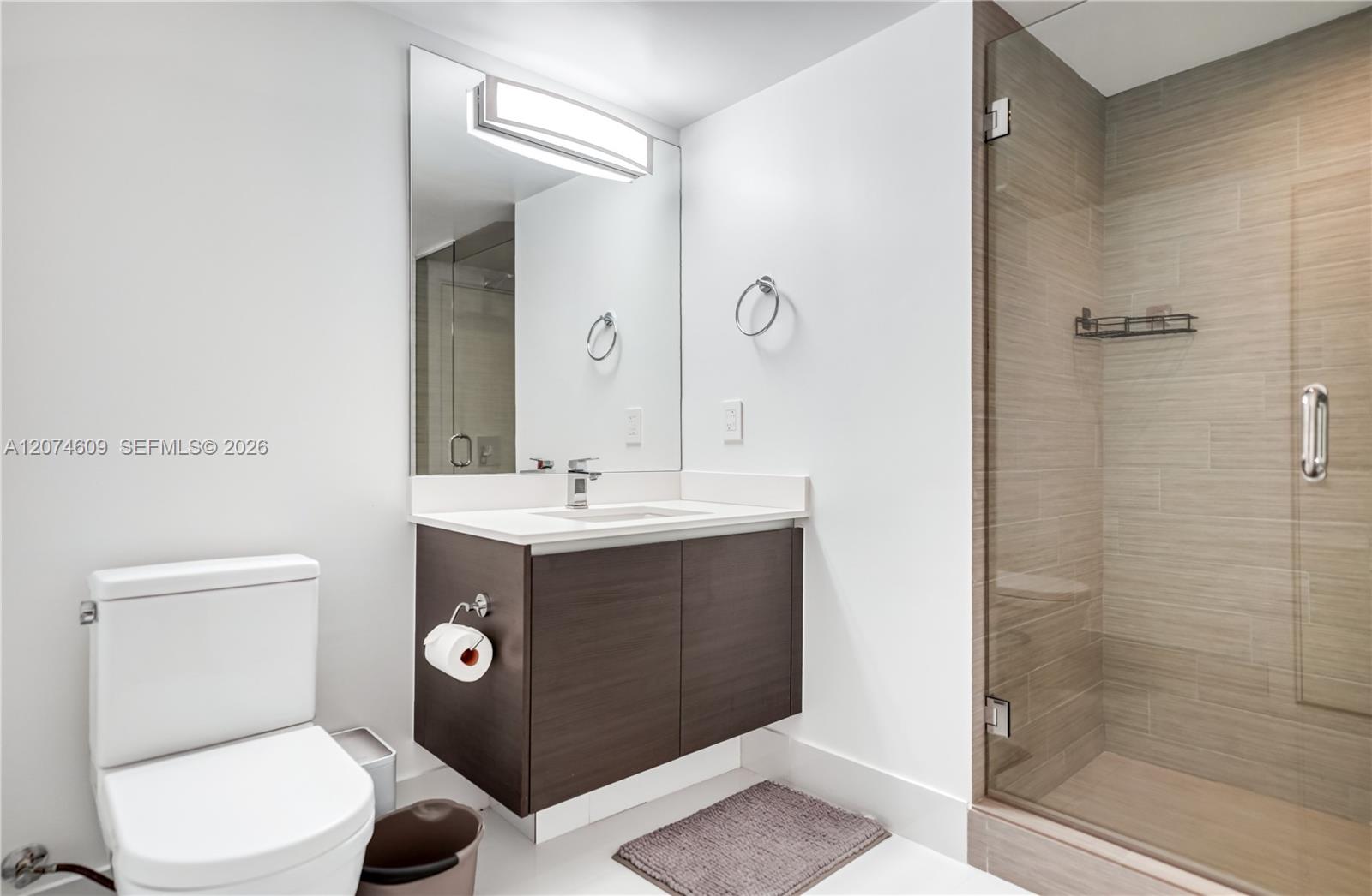 Ver detalles 5-906 3 / 3 1524 sq. ft. $ 2026-08-20 0 foto