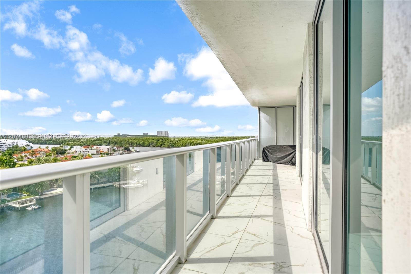 Ver detalles 5-906 3 / 3 1524 sq. ft. $ 2026-08-20 0 foto