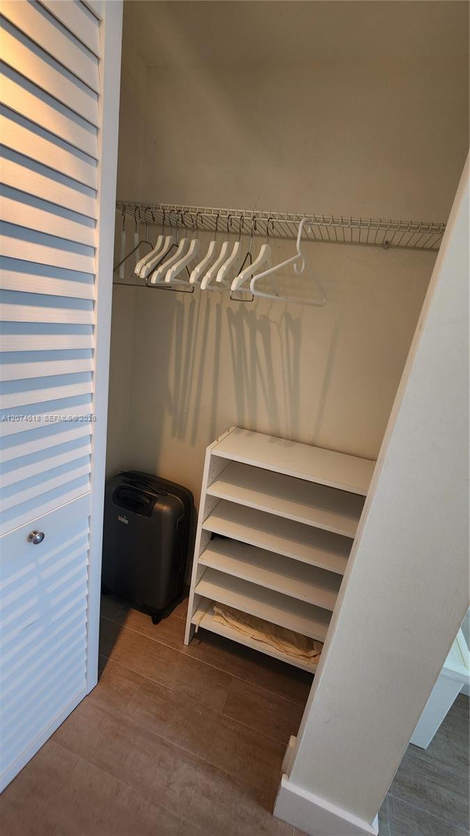 1725 1 / 2 762 sq. ft. $ 2026-08-20 0 Photo