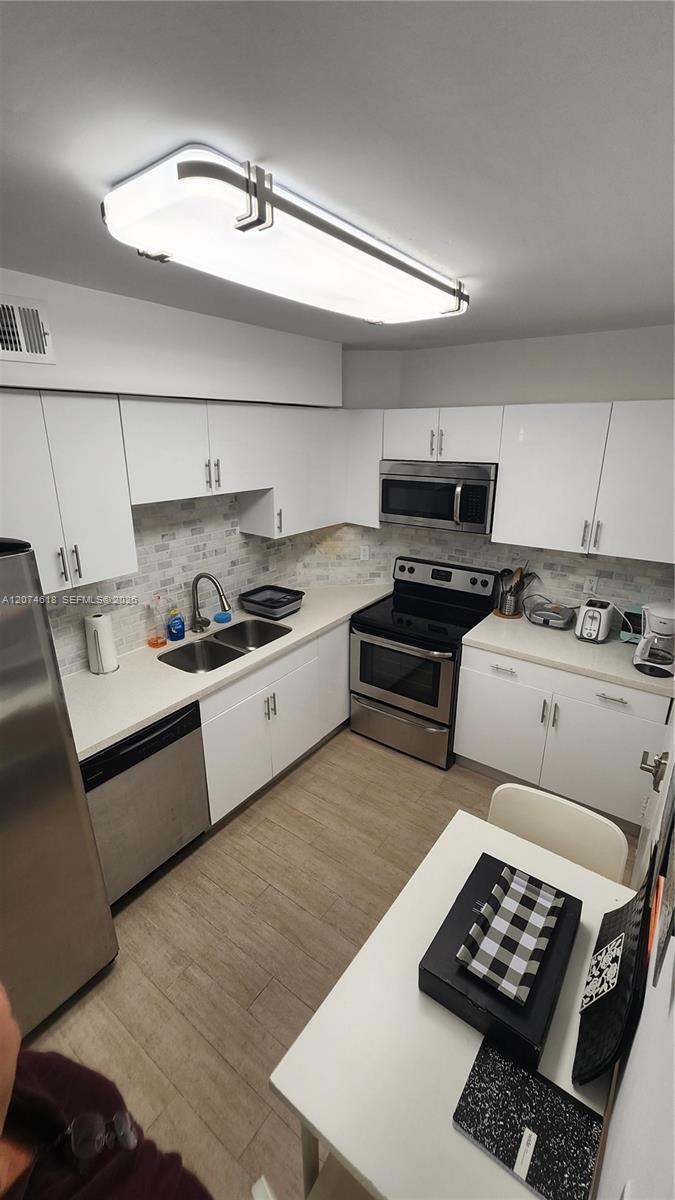 1725 1 / 2 762 sq. ft. $ 2026-08-20 0 Photo