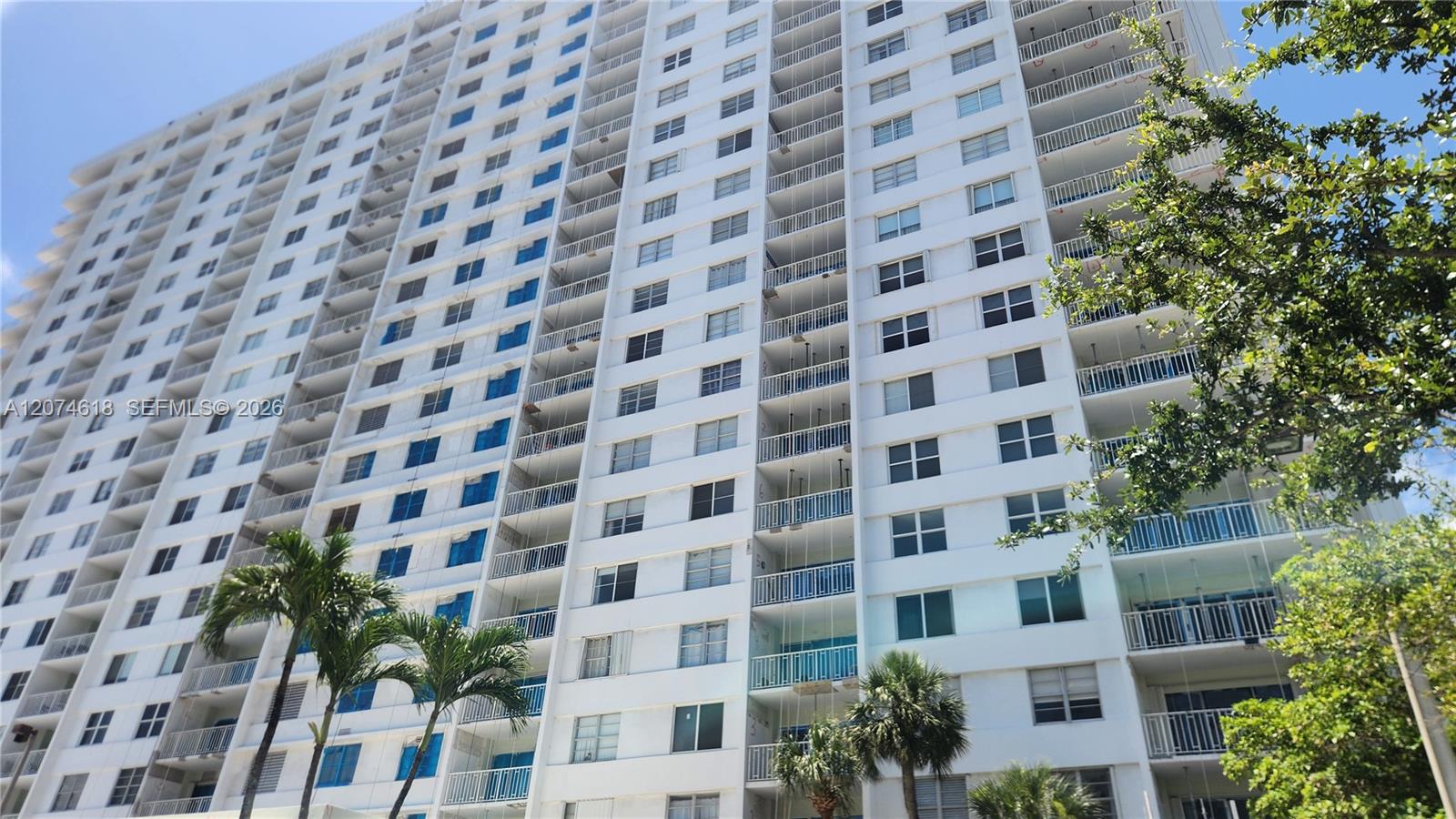 1725 1 / 2 762 sq. ft. $ 2026-08-20 0 Photo