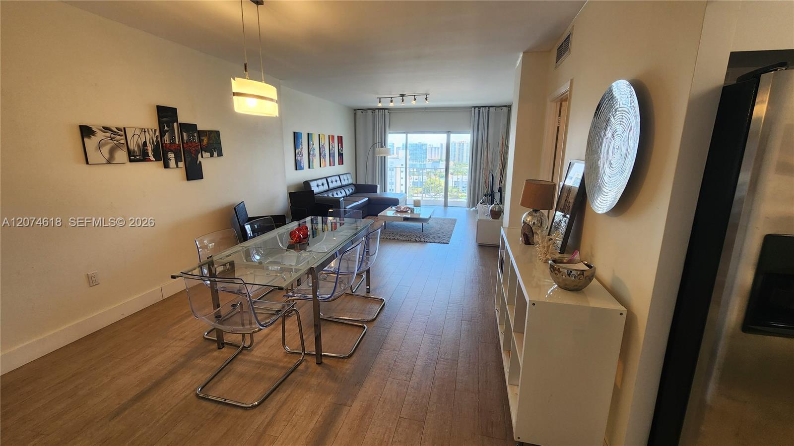 1725 1 / 2 762 sq. ft. $ 2026-08-20 0 Photo