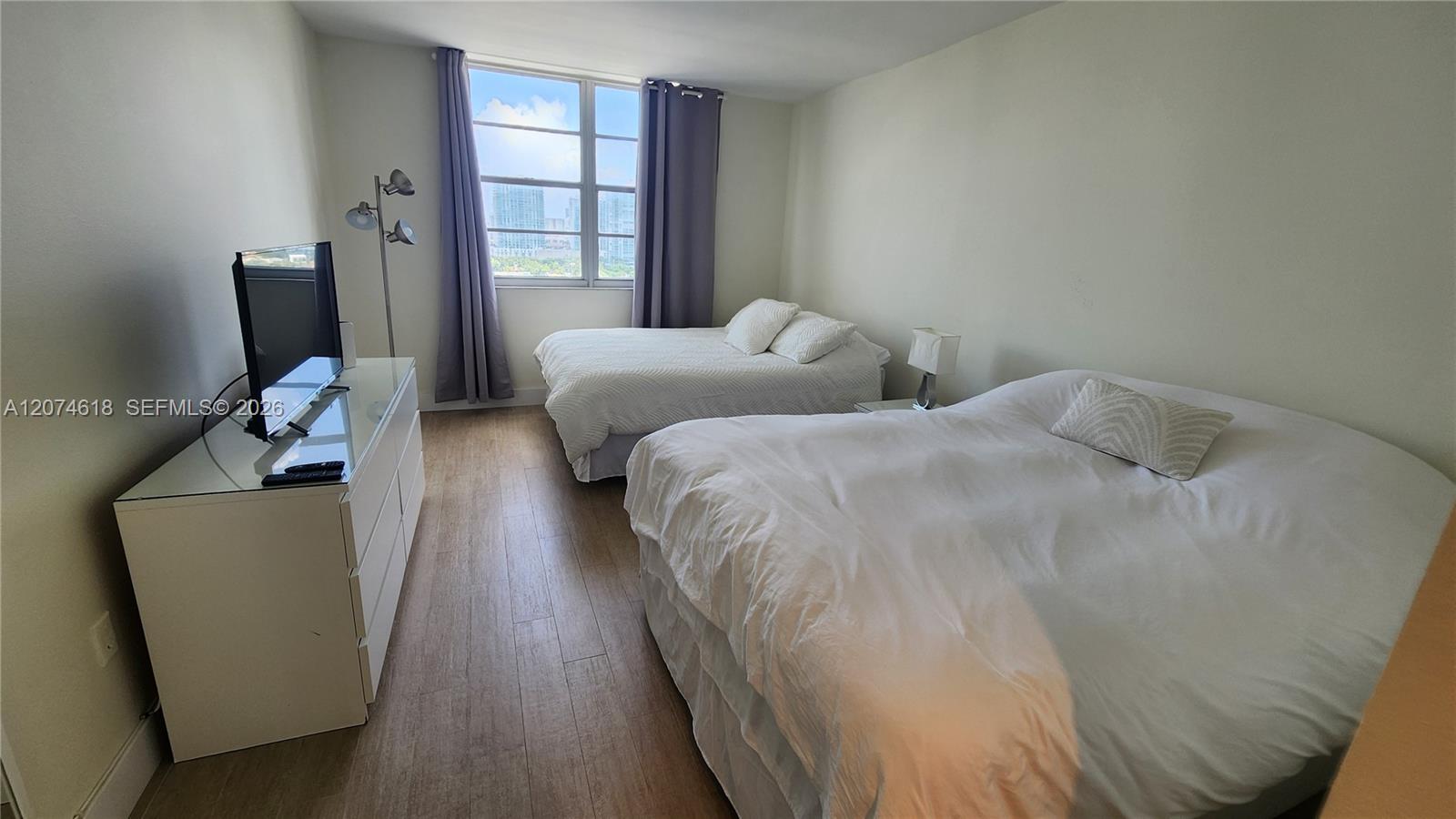 1725 1 / 2 762 sq. ft. $ 2026-08-20 0 Photo