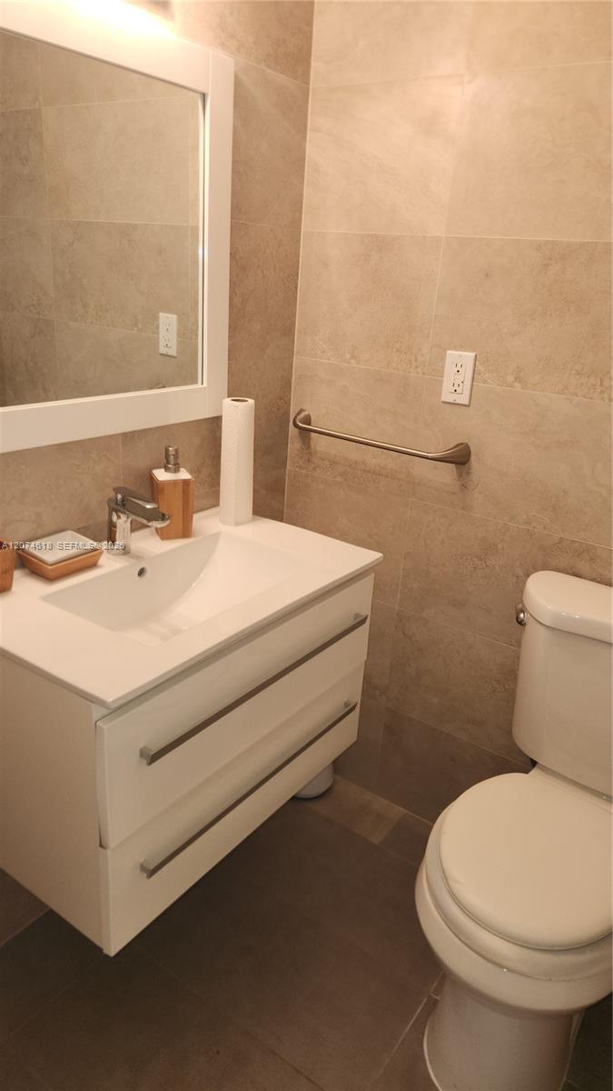 1725 1 / 2 762 sq. ft. $ 2026-08-20 0 Photo