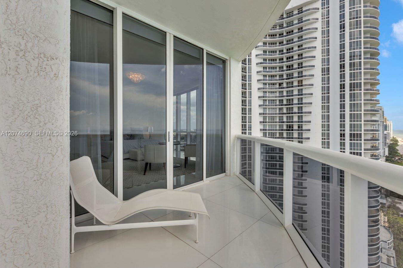 3001 3 / 4 2928 sq. ft. $ 2026-08-20 0 foto