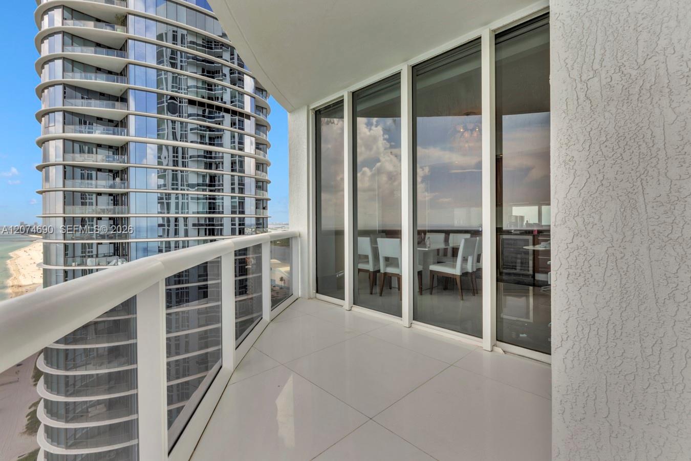 3001 3 / 4 2928 sq. ft. $ 2026-08-20 0 foto