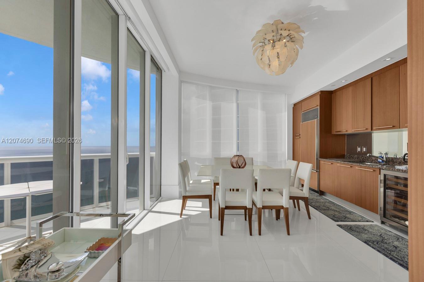3001 3 / 4 2928 sq. ft. $ 2026-08-20 0 foto