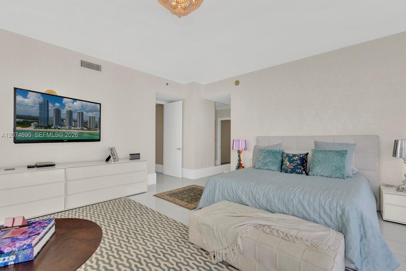 3001 3 / 4 2928 sq. ft. $ 2026-08-20 0 foto