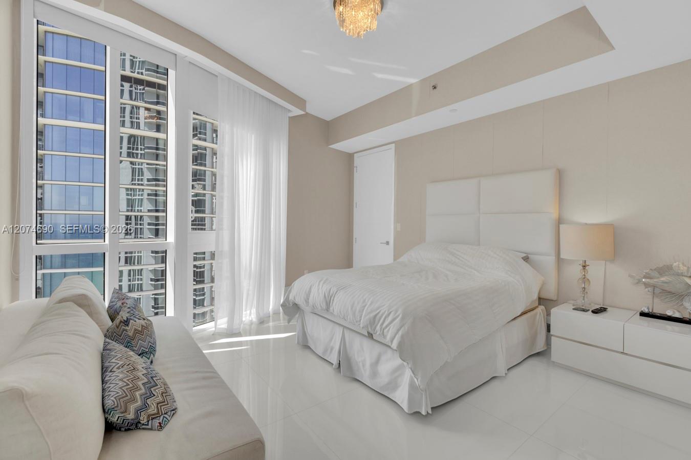 3001 3 / 4 2928 sq. ft. $ 2026-08-20 0 foto