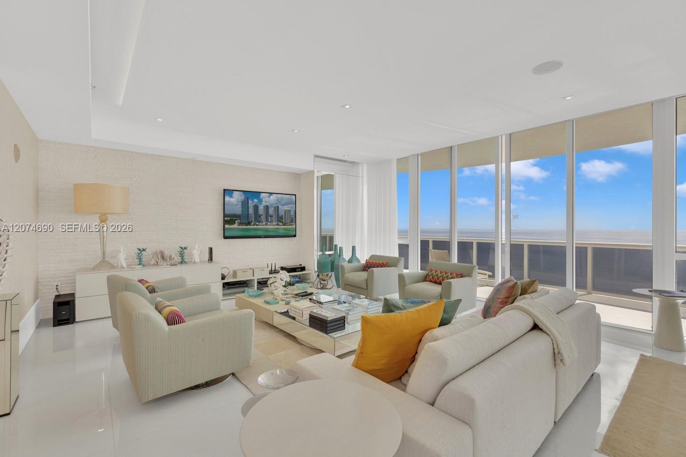 3001 3 / 4 2928 sq. ft. $ 2026-08-20 0 foto