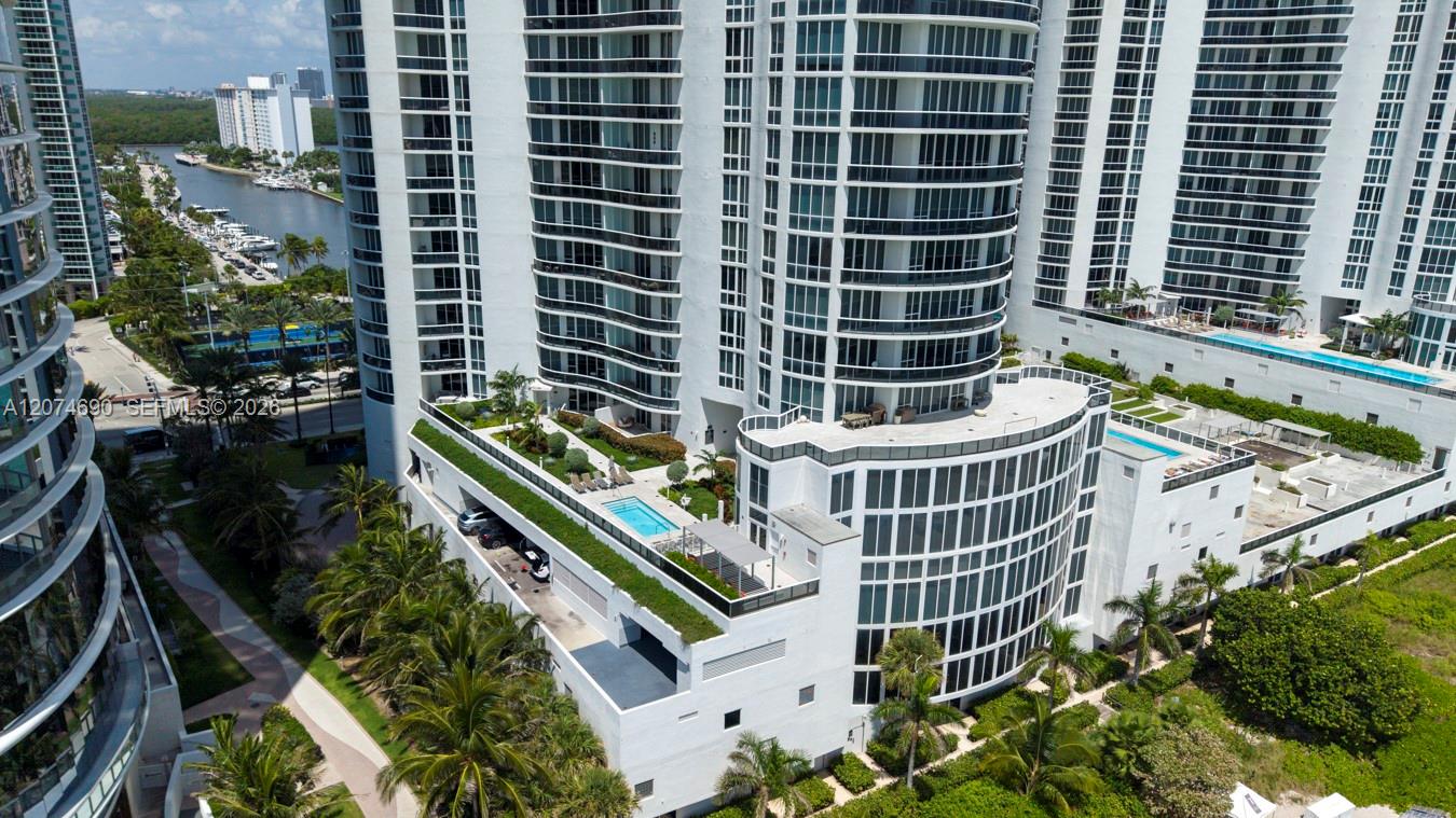 3001 3 / 4 2928 sq. ft. $ 2026-08-20 0 foto