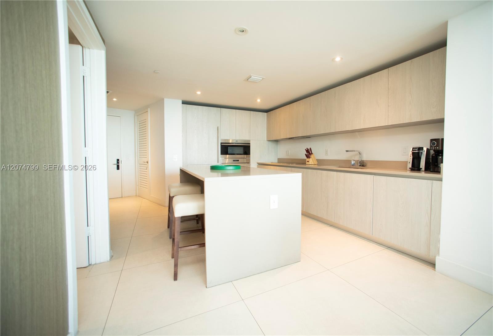 3412 1 / 1 869 sq. ft. $ 2026-08-20 0 foto