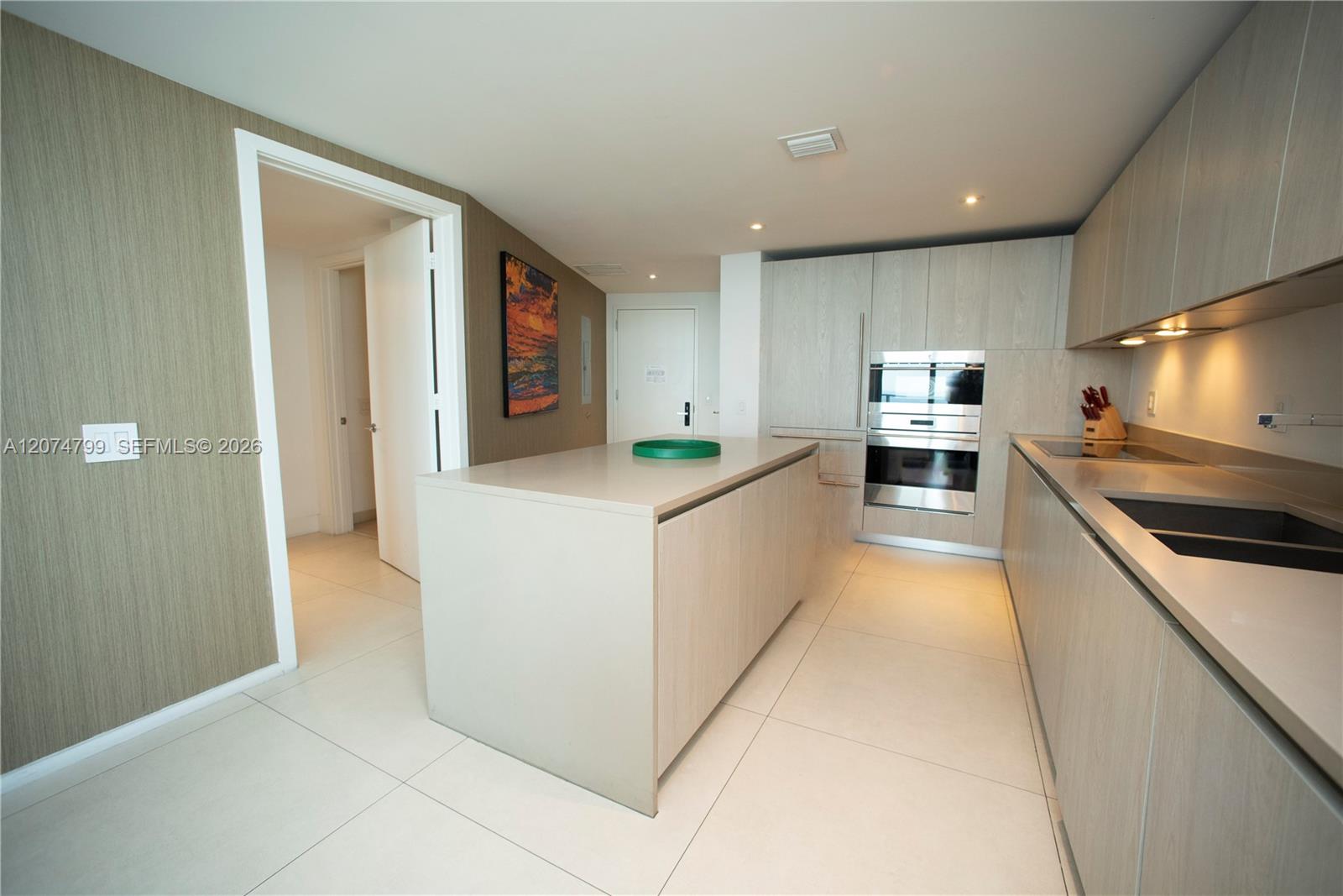 3412 1 / 1 869 sq. ft. $ 2026-08-20 0 foto