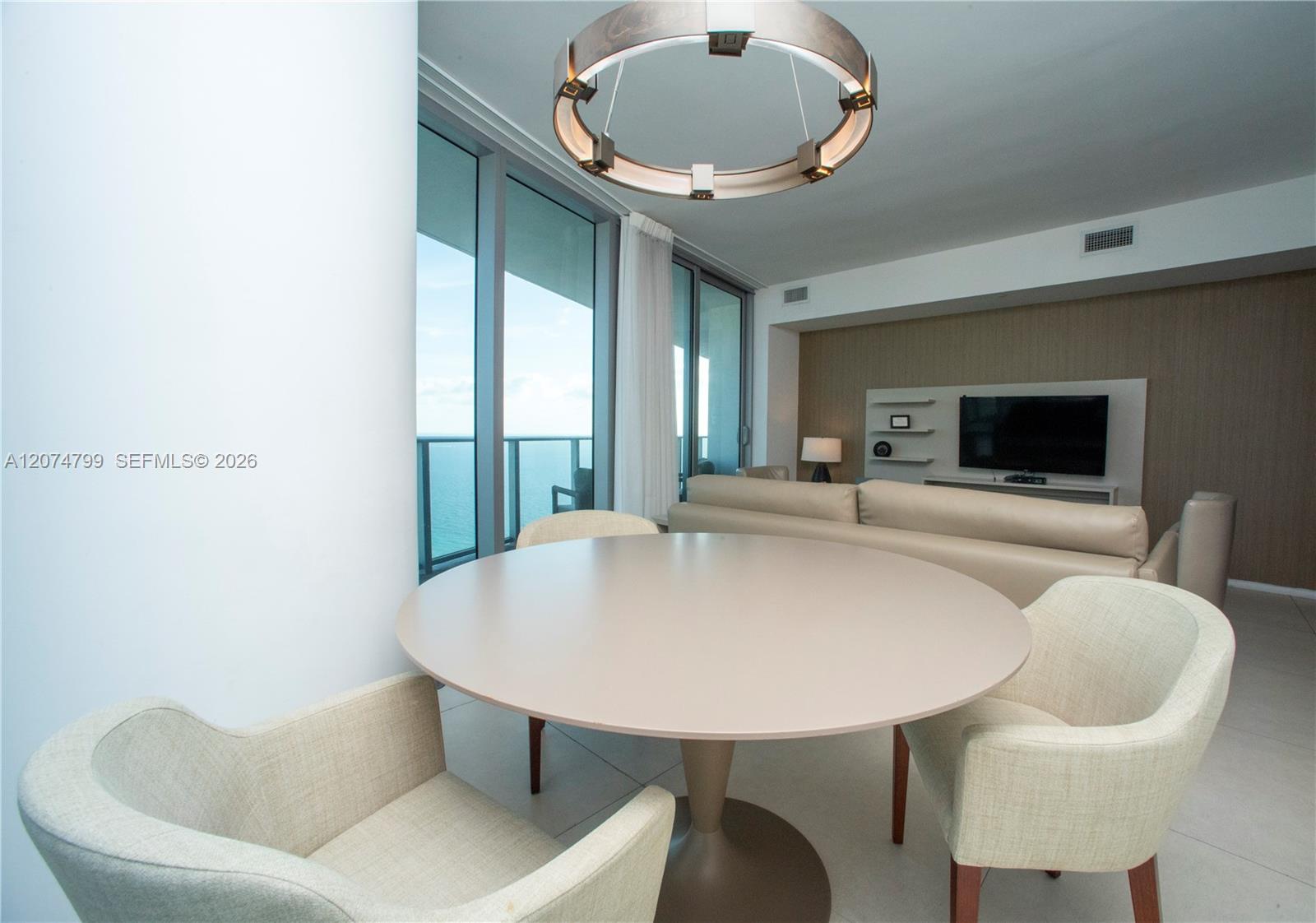 3412 1 / 1 869 sq. ft. $ 2026-08-20 0 foto