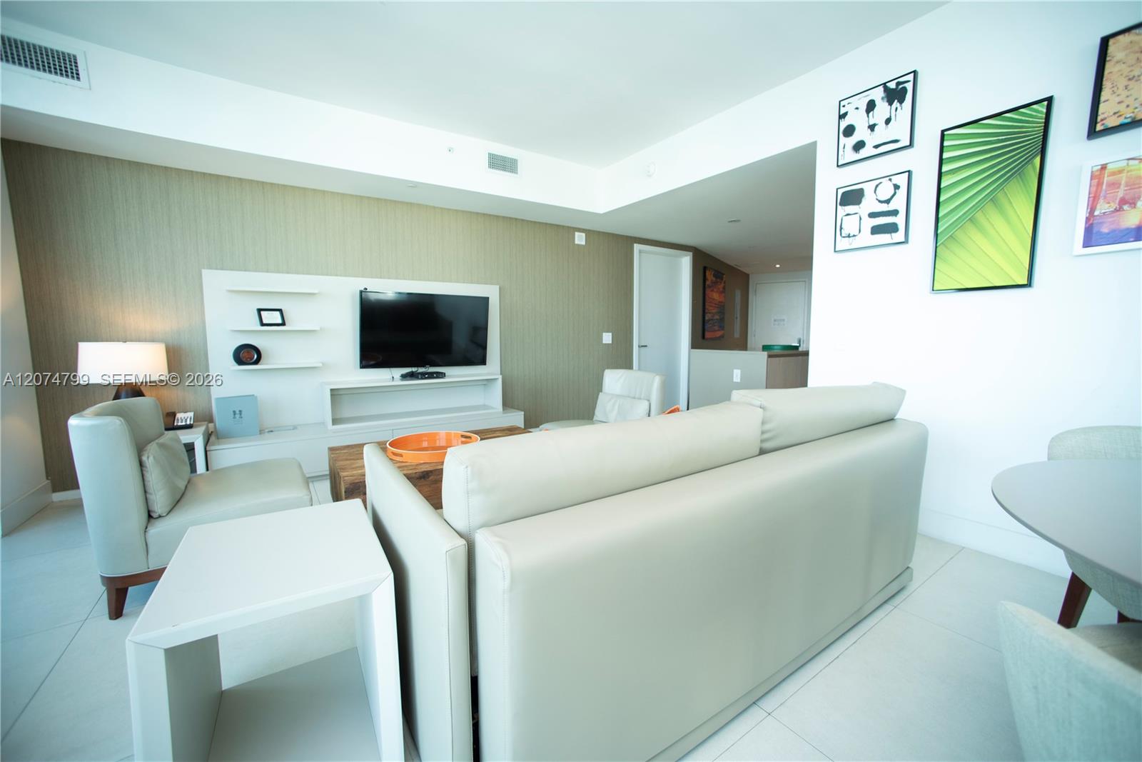 3412 1 / 1 869 sq. ft. $ 2026-08-20 0 foto