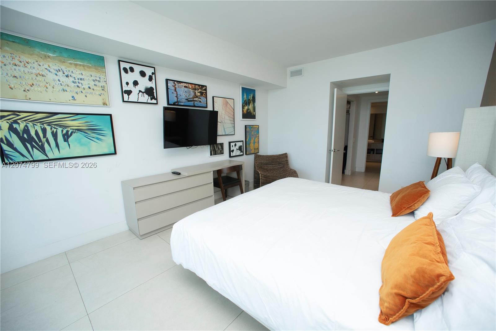 3412 1 / 1 869 sq. ft. $ 2026-08-20 0 foto