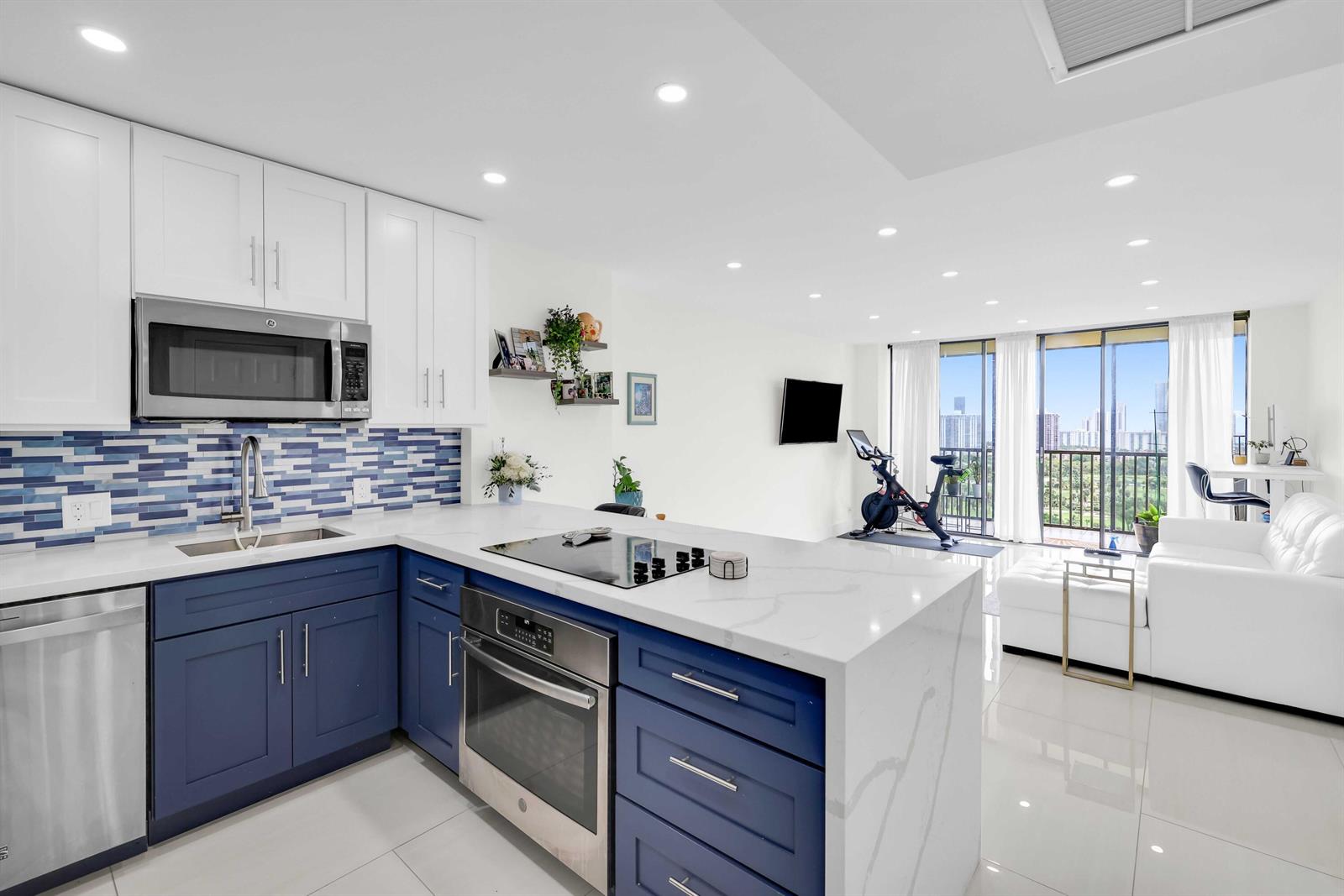 Photo of 20335 Country Club  #2107, Aventura, Florida, 33180 - Kitchen