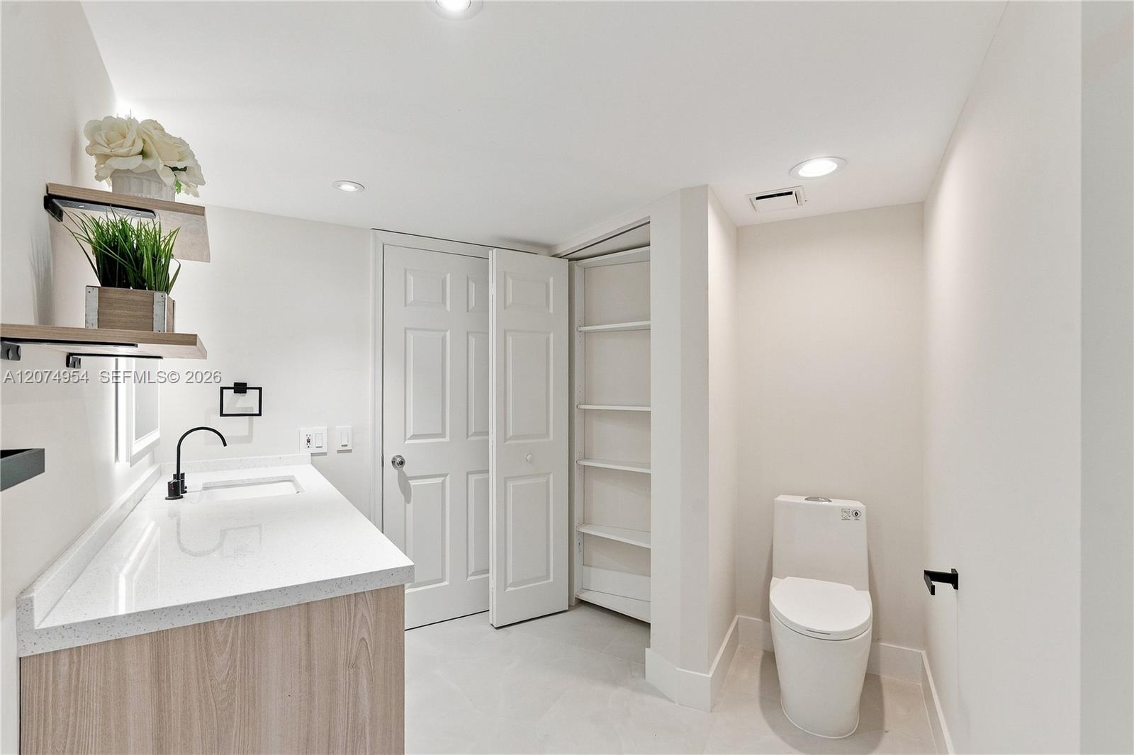 Photo of 3530 Mystic Pointe Dr  #808, Aventura, Florida, 33180 - 