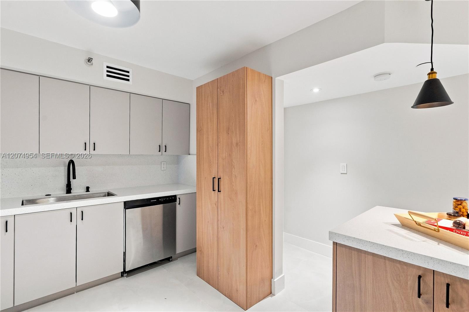 Photo of 3530 Mystic Pointe Dr  #808, Aventura, Florida, 33180 - 