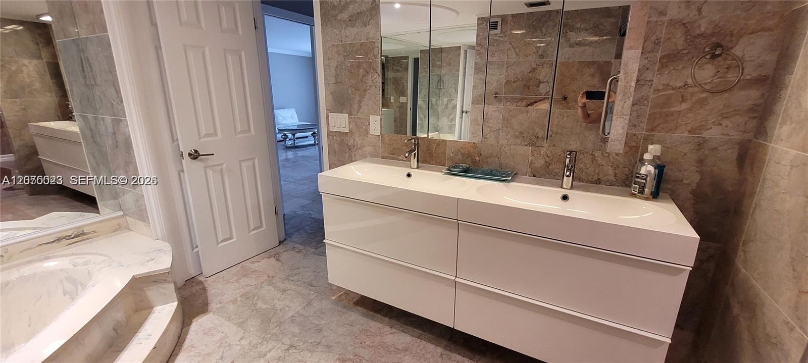 Photo of 1865 Ocean Dr  #2D, Hallandale Beach, Florida, 33009 - 