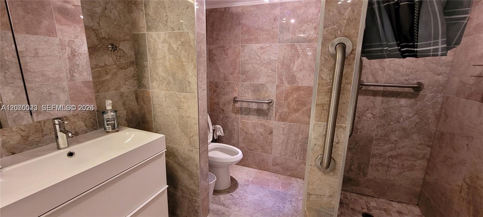 Photo of 1865 Ocean Dr  #2D, Hallandale Beach, Florida, 33009 - 