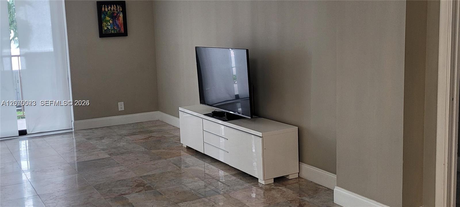 Photo of 1865 Ocean Dr  #2D, Hallandale Beach, Florida, 33009 - 