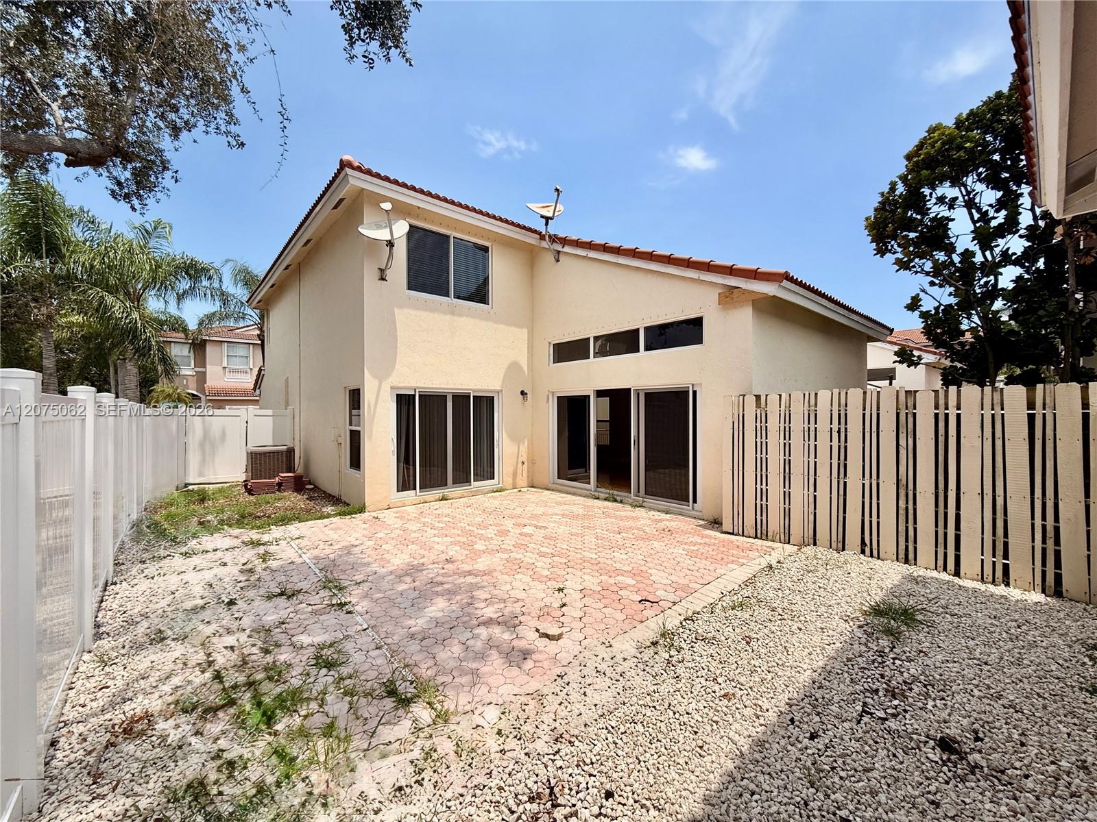 Photo 33 of Oysterwood St
