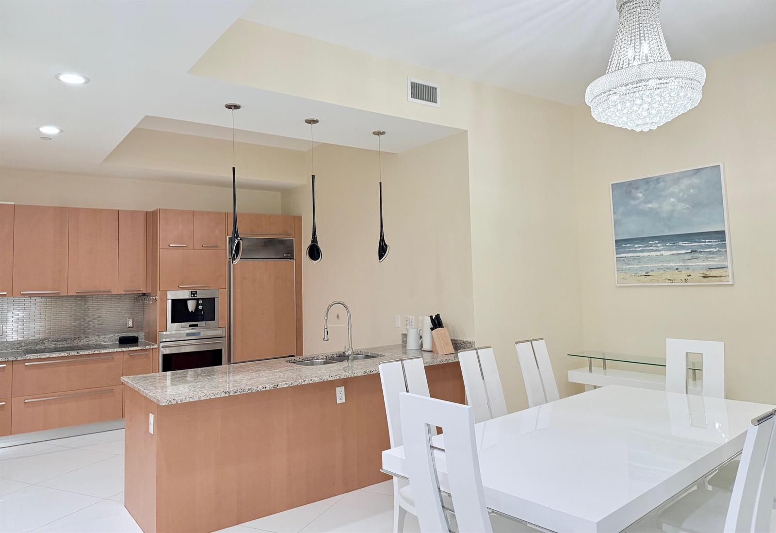See details 3807 3 / 3 2084 sq. ft. $ 2026-09-19 0 Photo