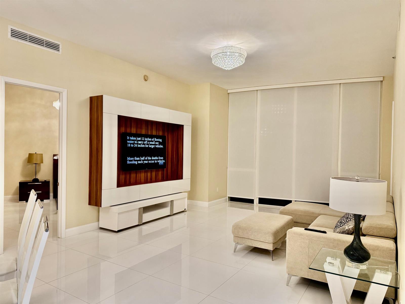 See details 3807 3 / 3 2084 sq. ft. $ 2026-09-19 0 Photo