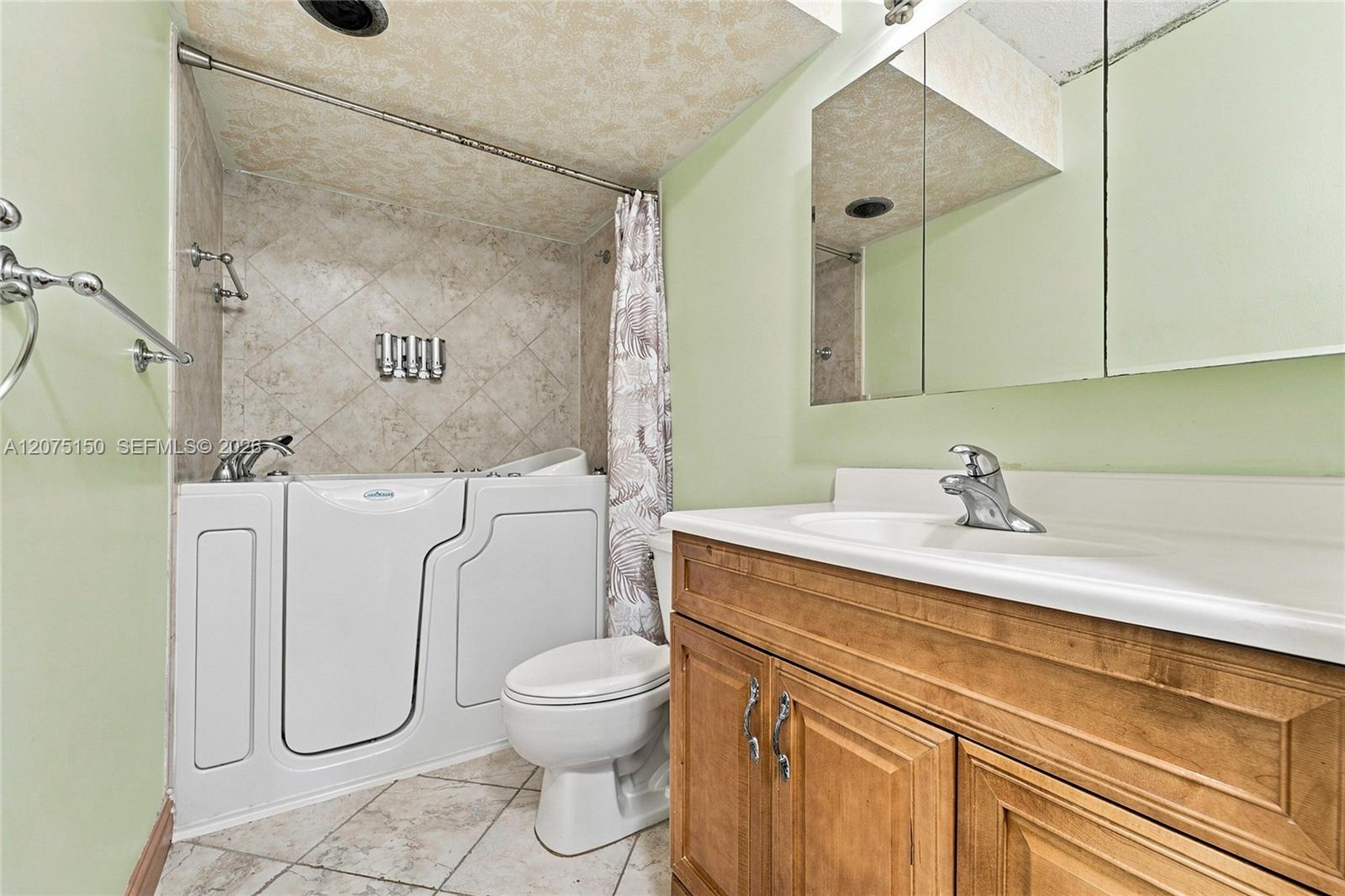 Photo of 1801 Ocean Dr  #640, Hallandale Beach, Florida, 33009 - 