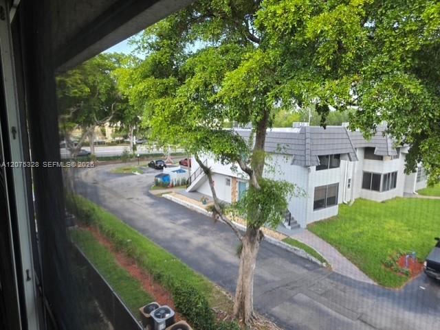 305 2 / 2 958 sq. ft. $ 2026-08-21 0 Photo