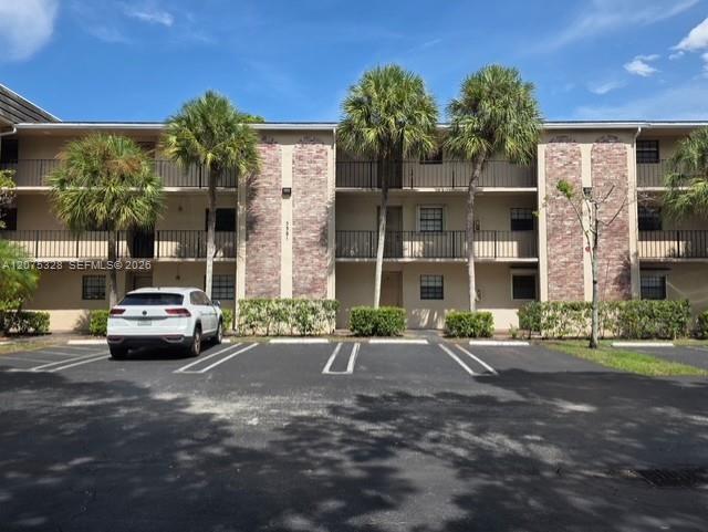 305 2 / 2 958 sq. ft. $ 2026-08-21 0 Photo