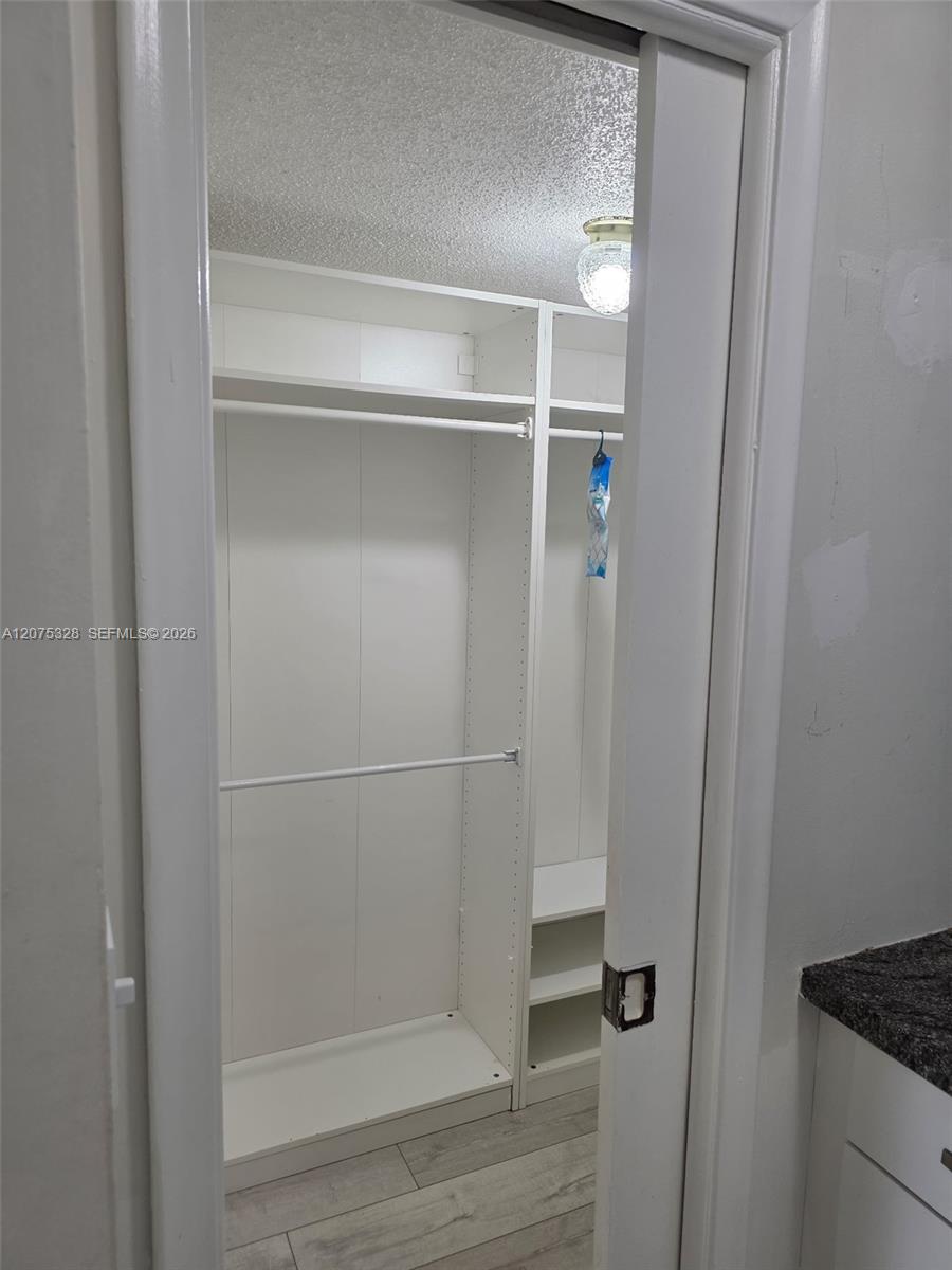 305 2 / 2 958 sq. ft. $ 2026-08-21 0 Photo